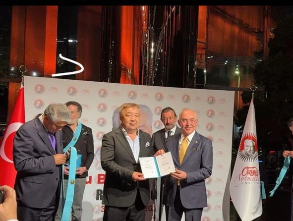 Awarding of the title of Academician of the Academy of Painters of the Turkic World 